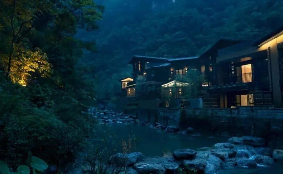 神秘古宅暗藏玄机，记者前去一探究竟，期间竟有意外发现