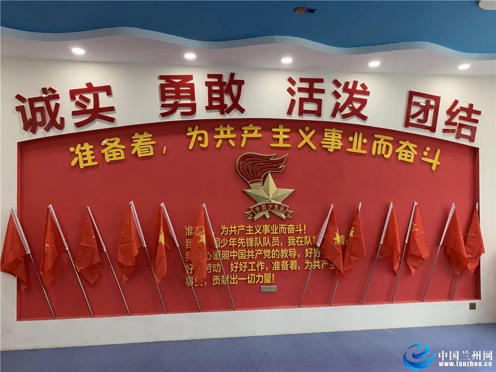 逃离违建房屋5