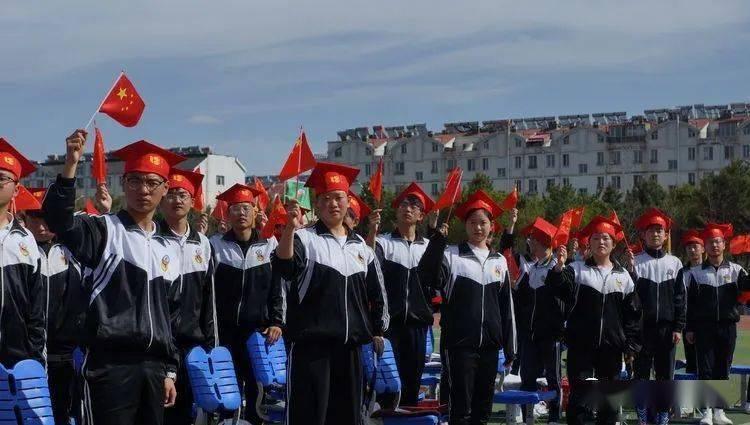 网友每天和邻居家阿拉斯加暗号接头,网友:两只单身狗的灵魂对谈