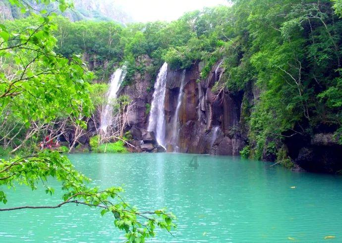 逃出平静乡村