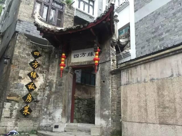 扶风县天度镇人大开展“代表新春到选区 义写春联送祝福”活动