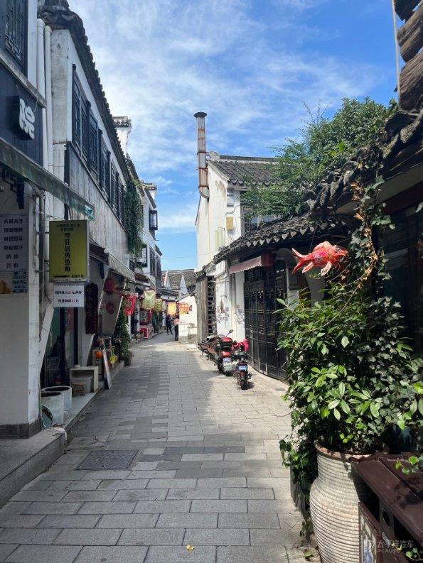 七十岁的老皇帝怕二十岁的爱妃守不住寡，将其赐死，背后另有隐情